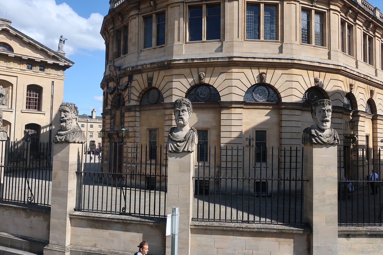 sheldonian  theater  oxford free photo