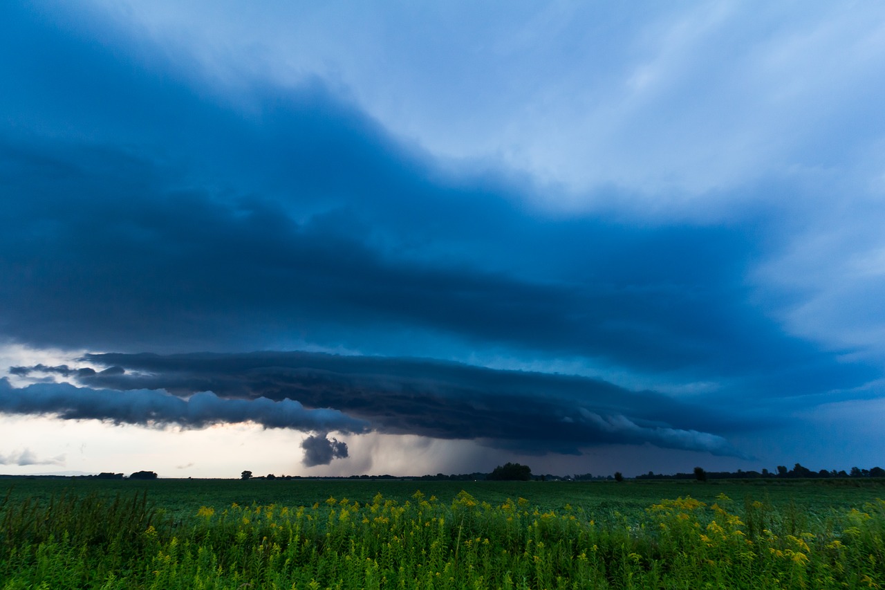 shelf cloud blue hour evening thunderstorms free photo