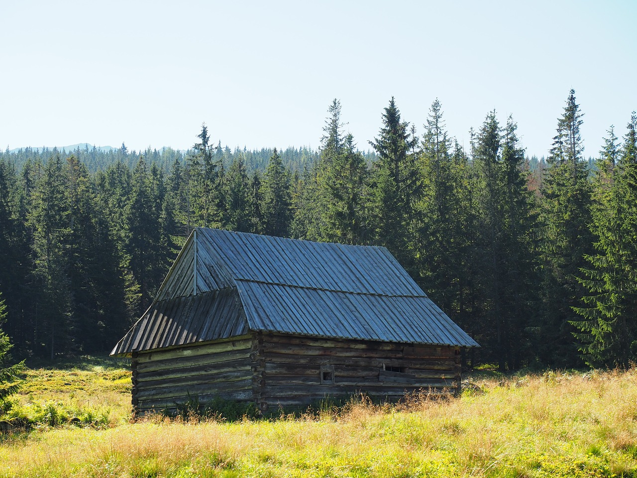 shepherd's hut landscape view free photo