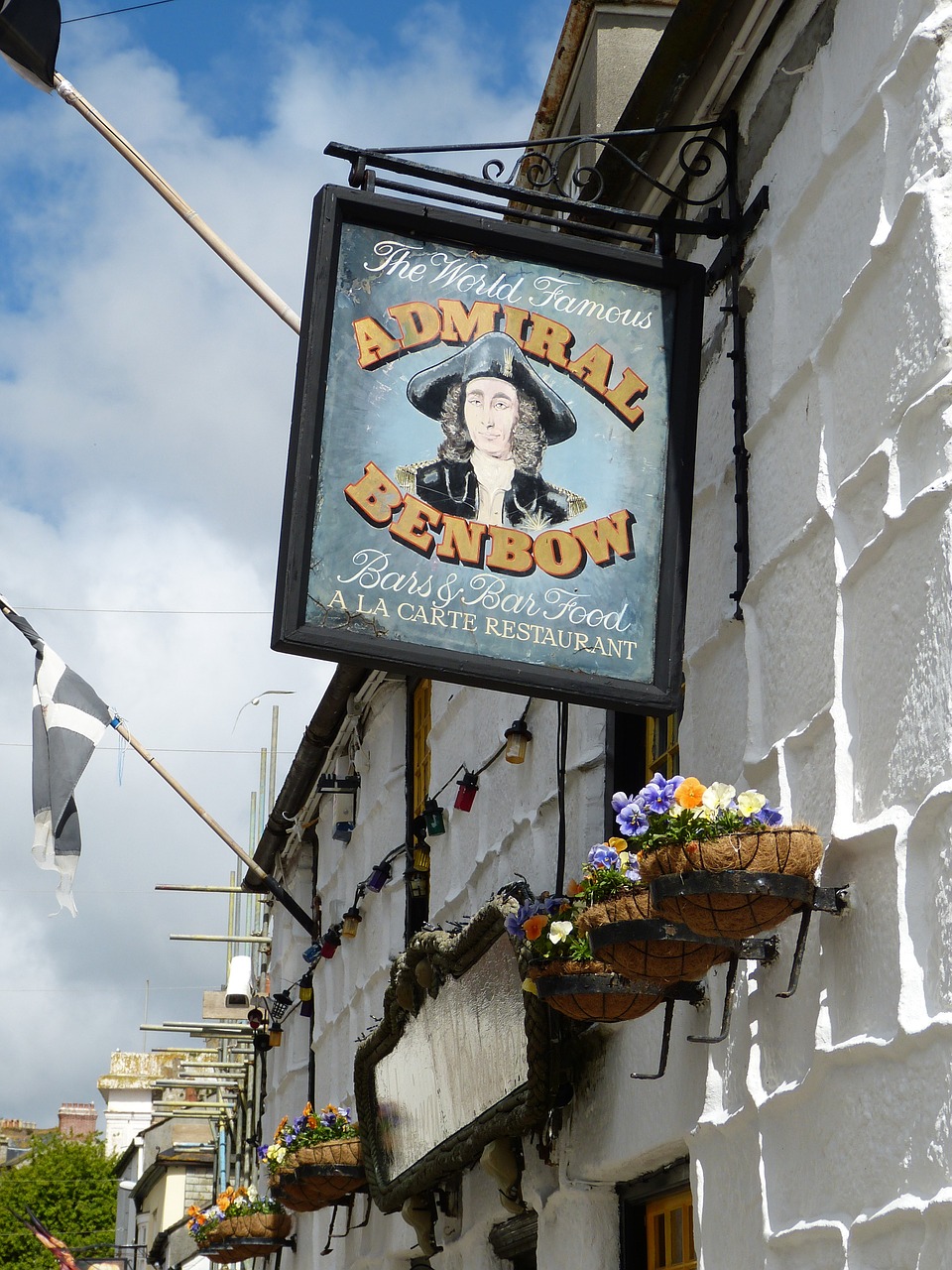 shield pub england free photo