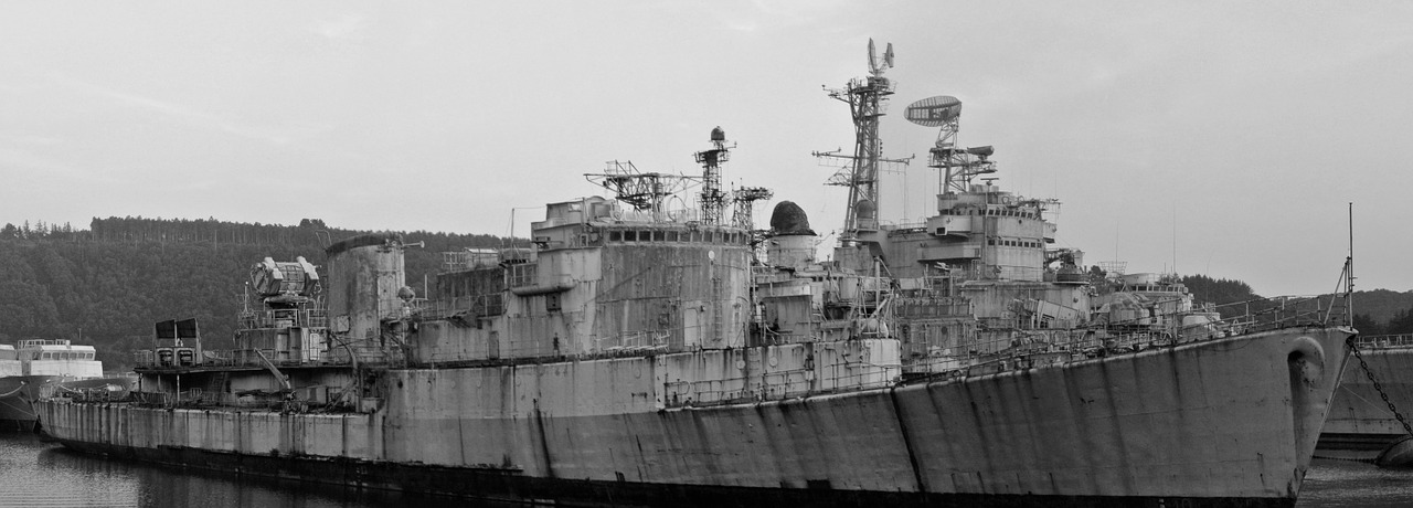 ship military abandoned free photo