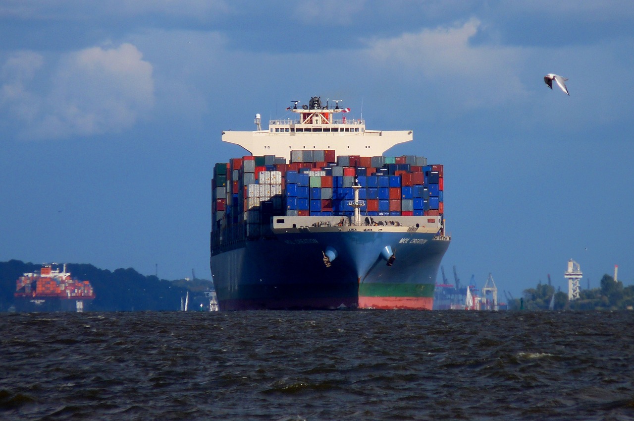 ship container elbe free photo