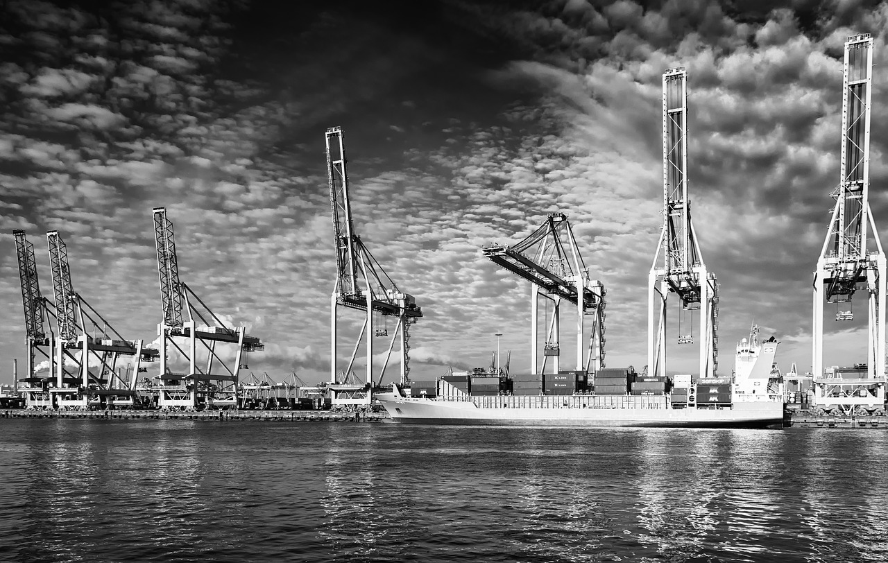 ship port crane free photo