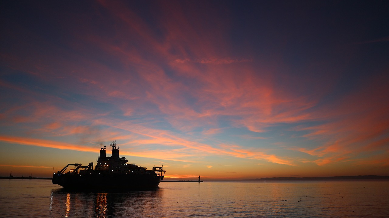 ship sea horizon free photo