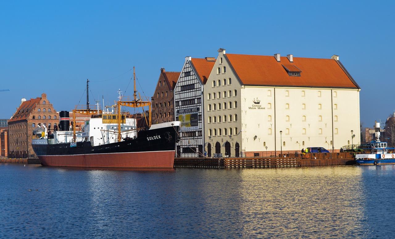 ship river poland free photo