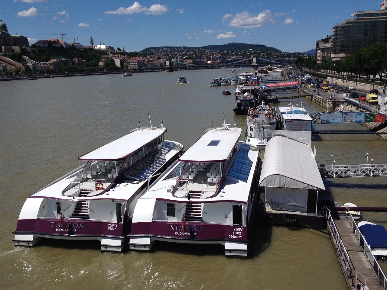 ship stream budapest free photo