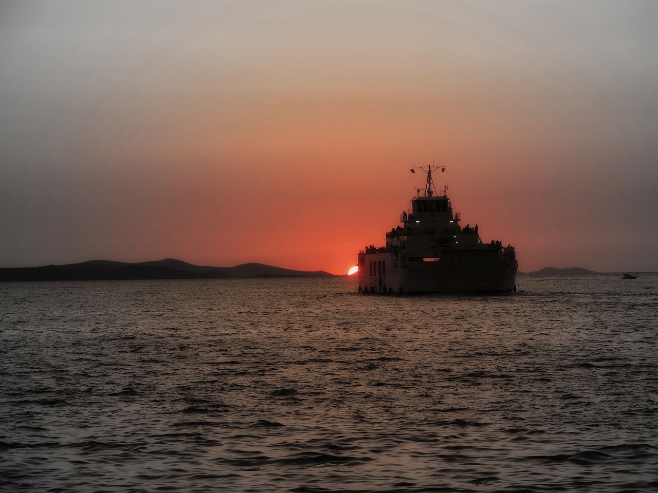 ship sunset sea free photo