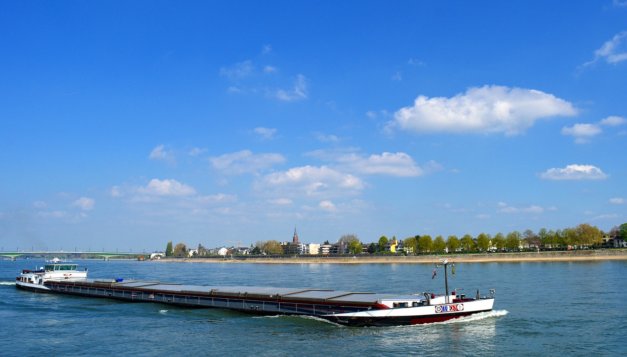 ship frachtschiff freighter free photo