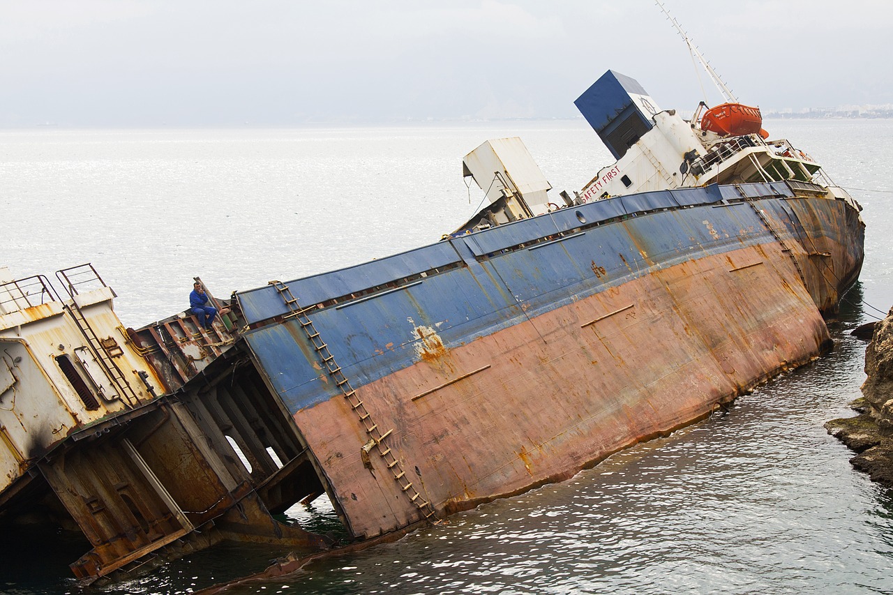 ship tanker accident free photo