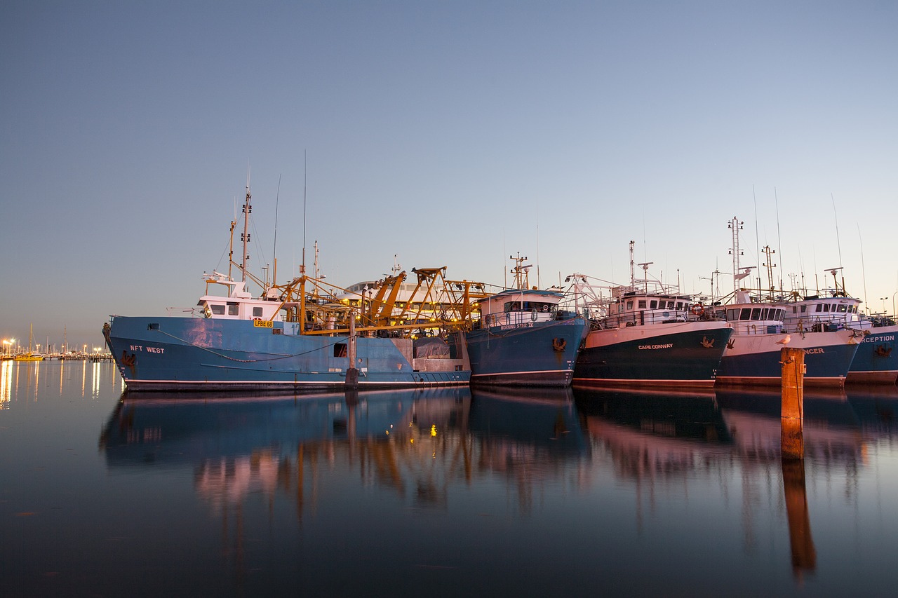 ship sunset water free photo