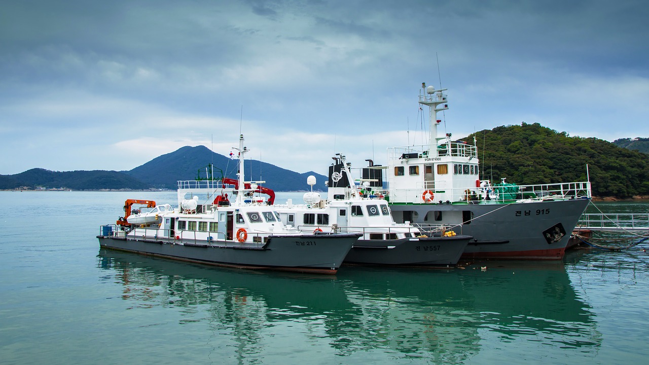 ship  travel  water free photo