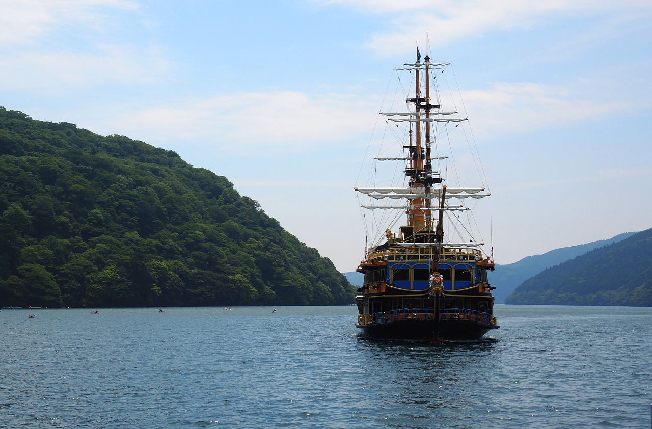 ship  lake  japan free photo