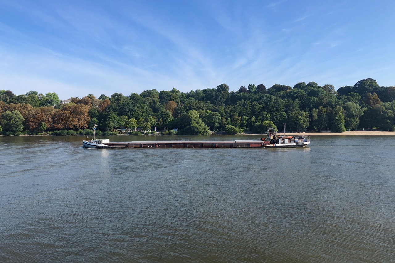 ship  elbe  hamburg free photo