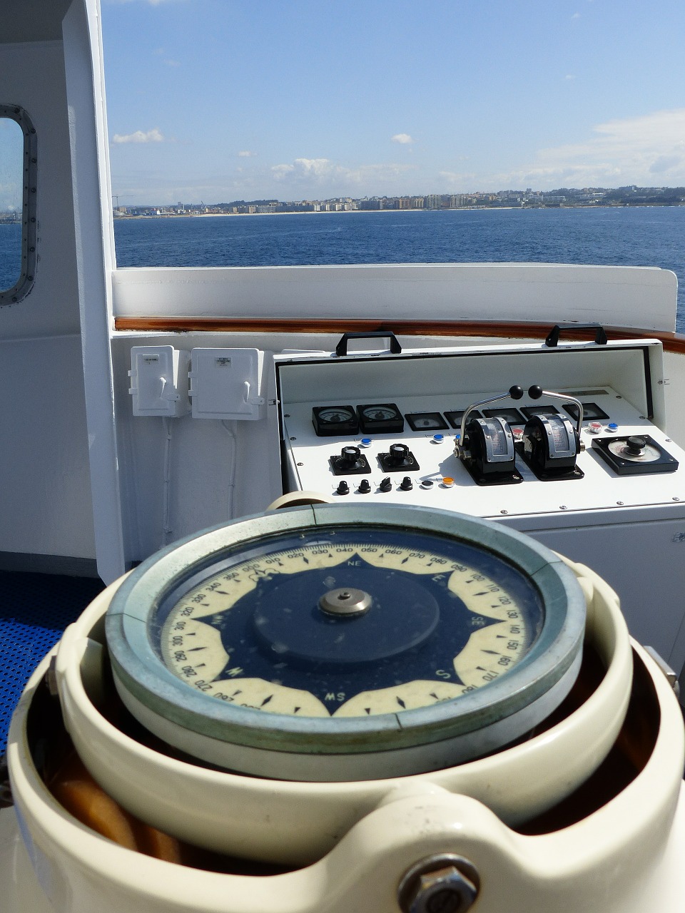 ship compass sea free photo