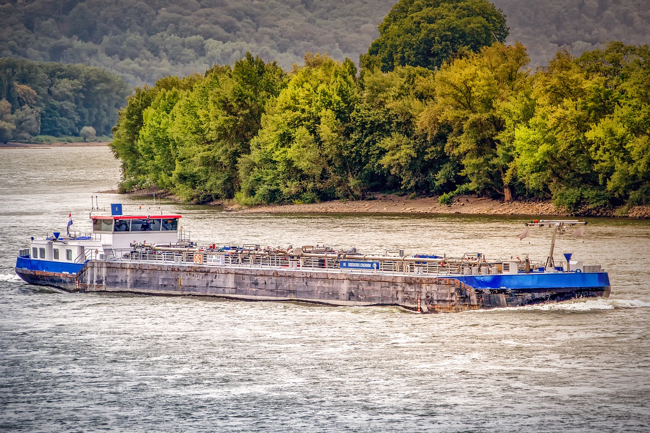 ship  frachtschiff  technology free photo