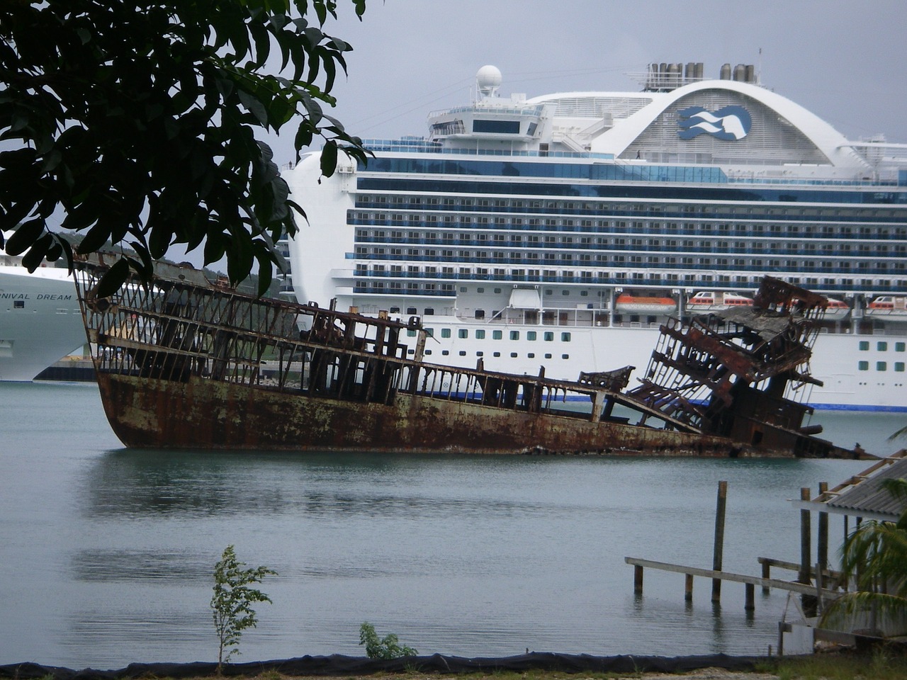 ship wreck boat free photo