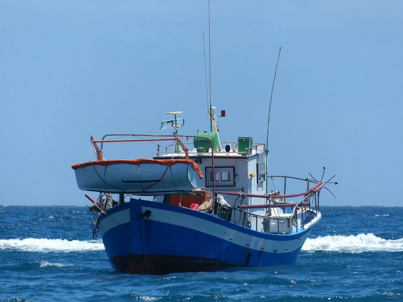 ship boot sea free photo