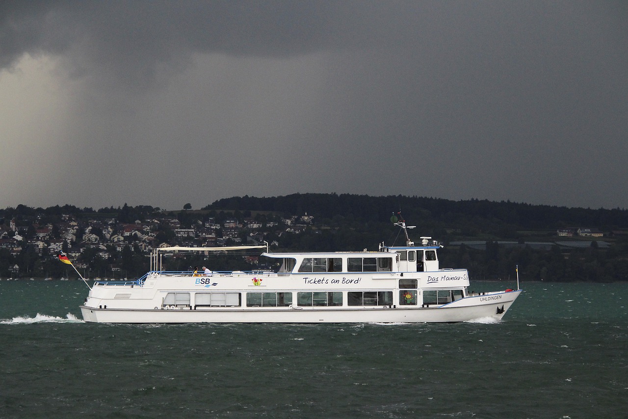 ship  forward  lake constance free photo