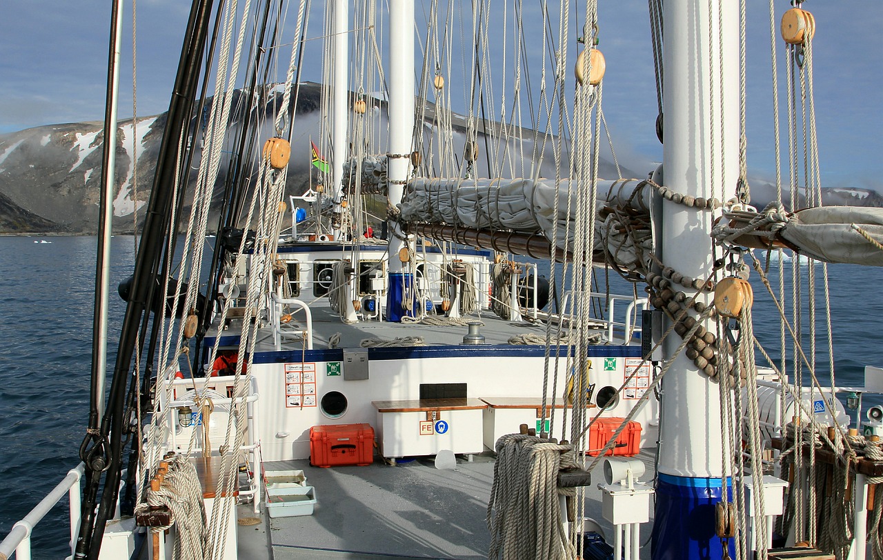 ship sailboat rep free photo