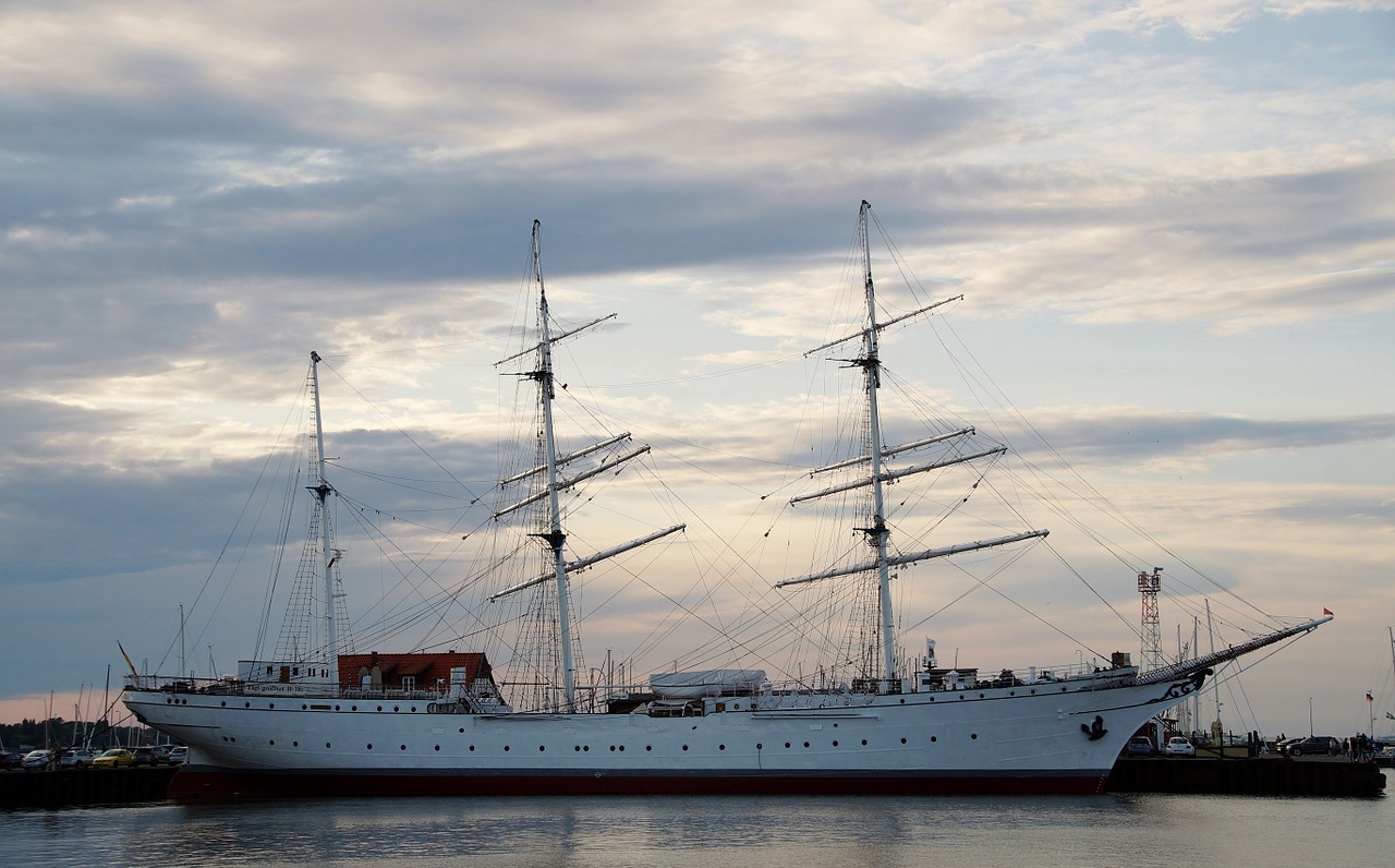 ship sailing boat sea free photo