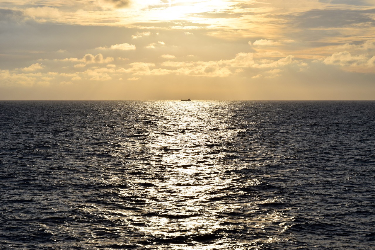 ship sea sun free photo