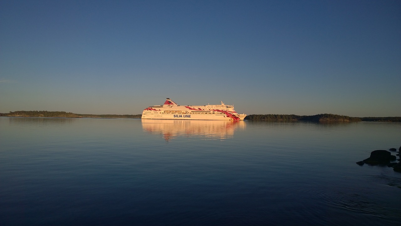 ship sea sky free photo