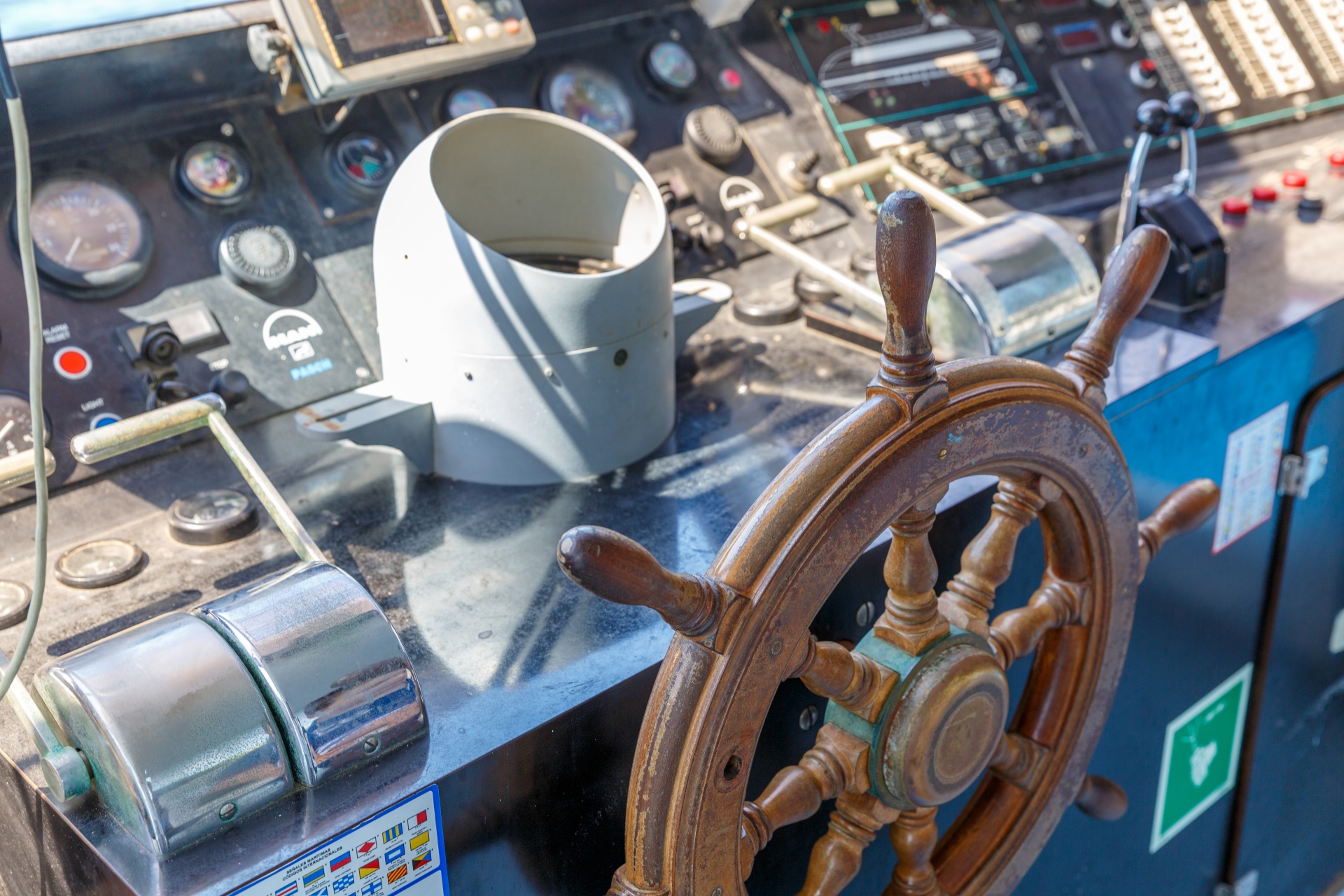 boat bridge captain free photo