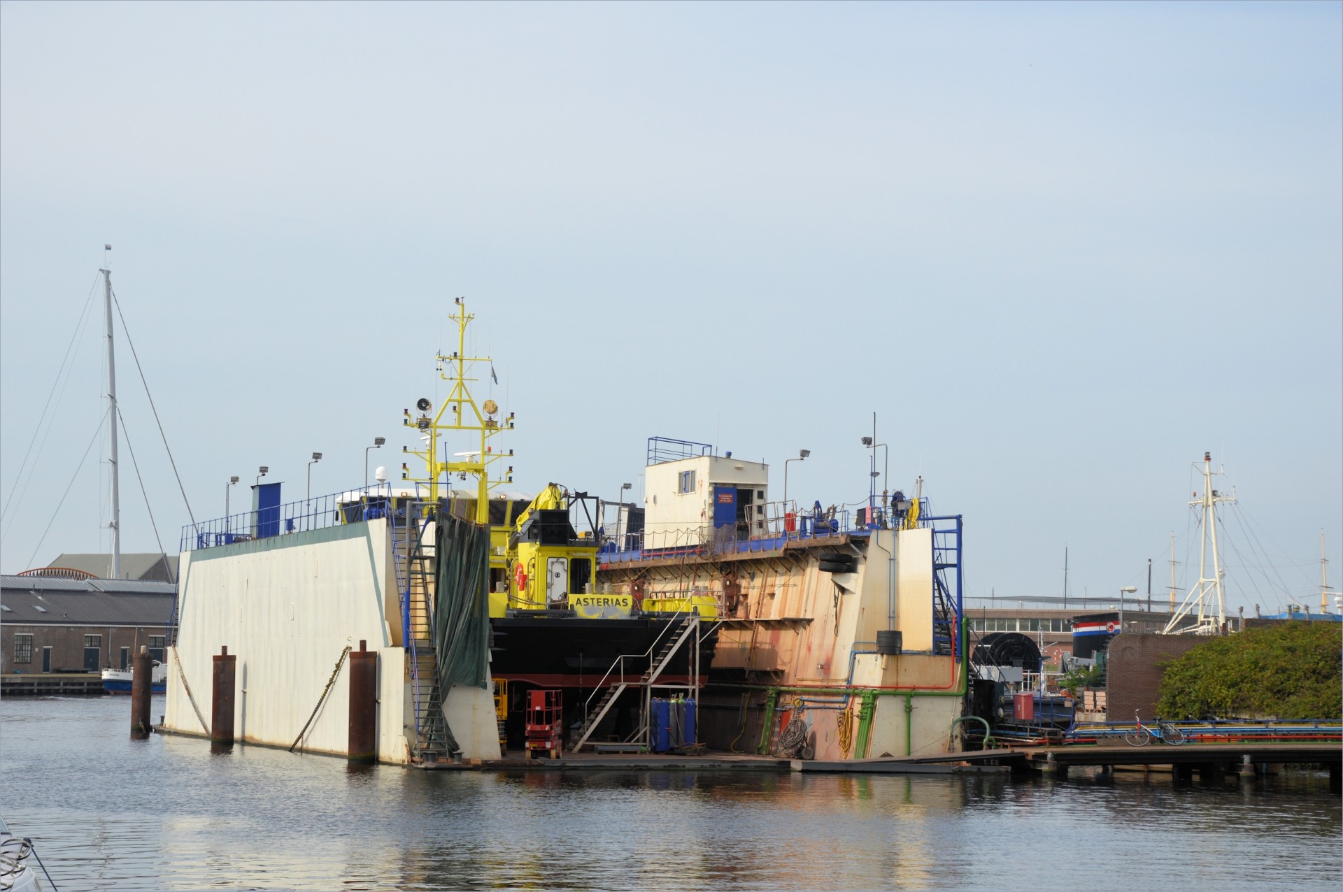 ship dock repair free photo