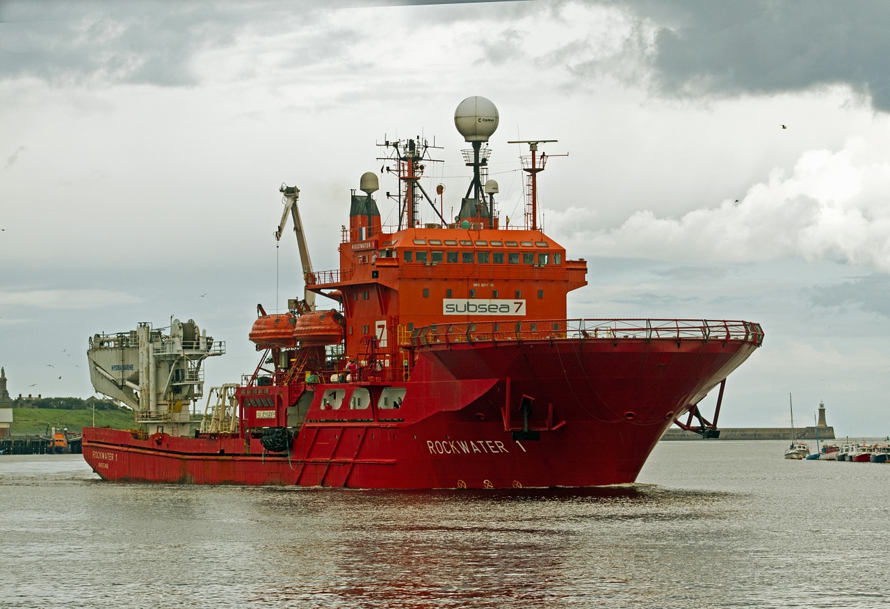 shipping river tyne rig vessel free photo