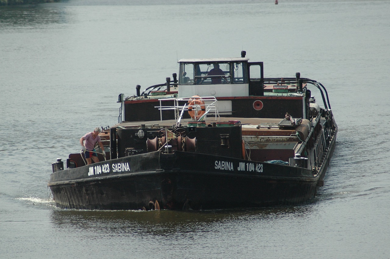 shipping ship river free photo