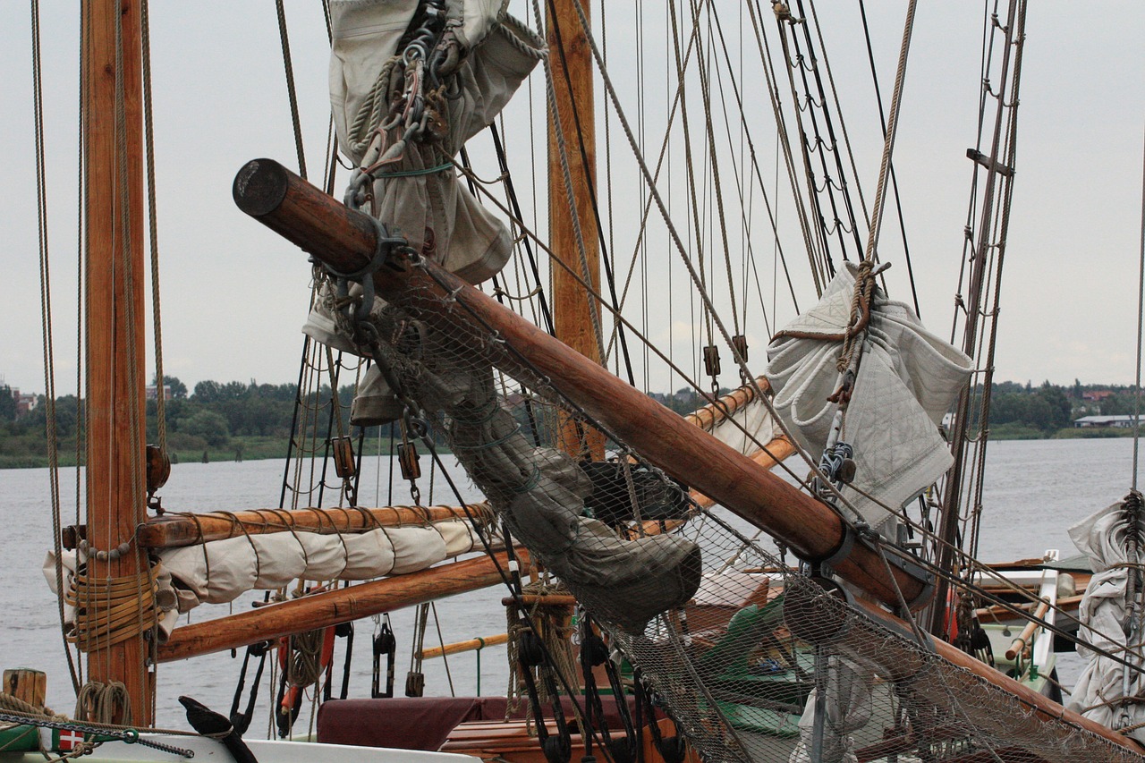 shipping sailing boat old free photo