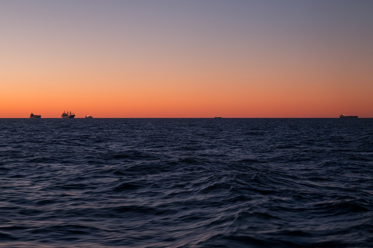 ships horizon sunset free photo