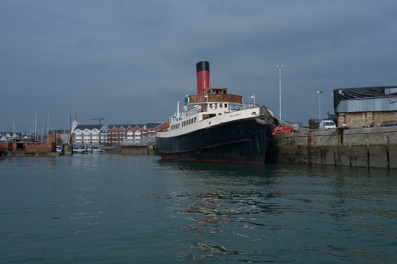 ships  old boat  classic free photo