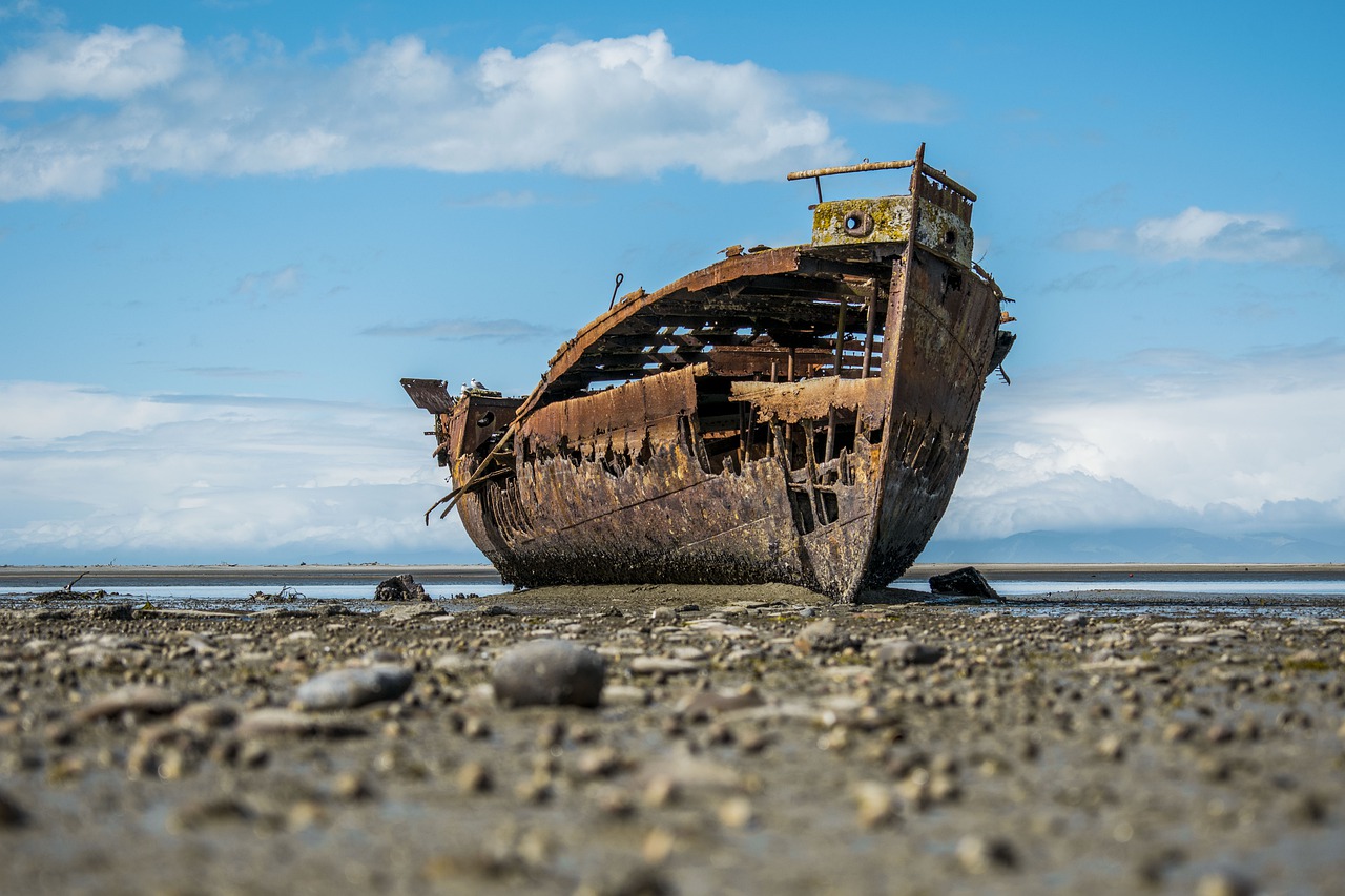 shipwreck  boat  ship free photo