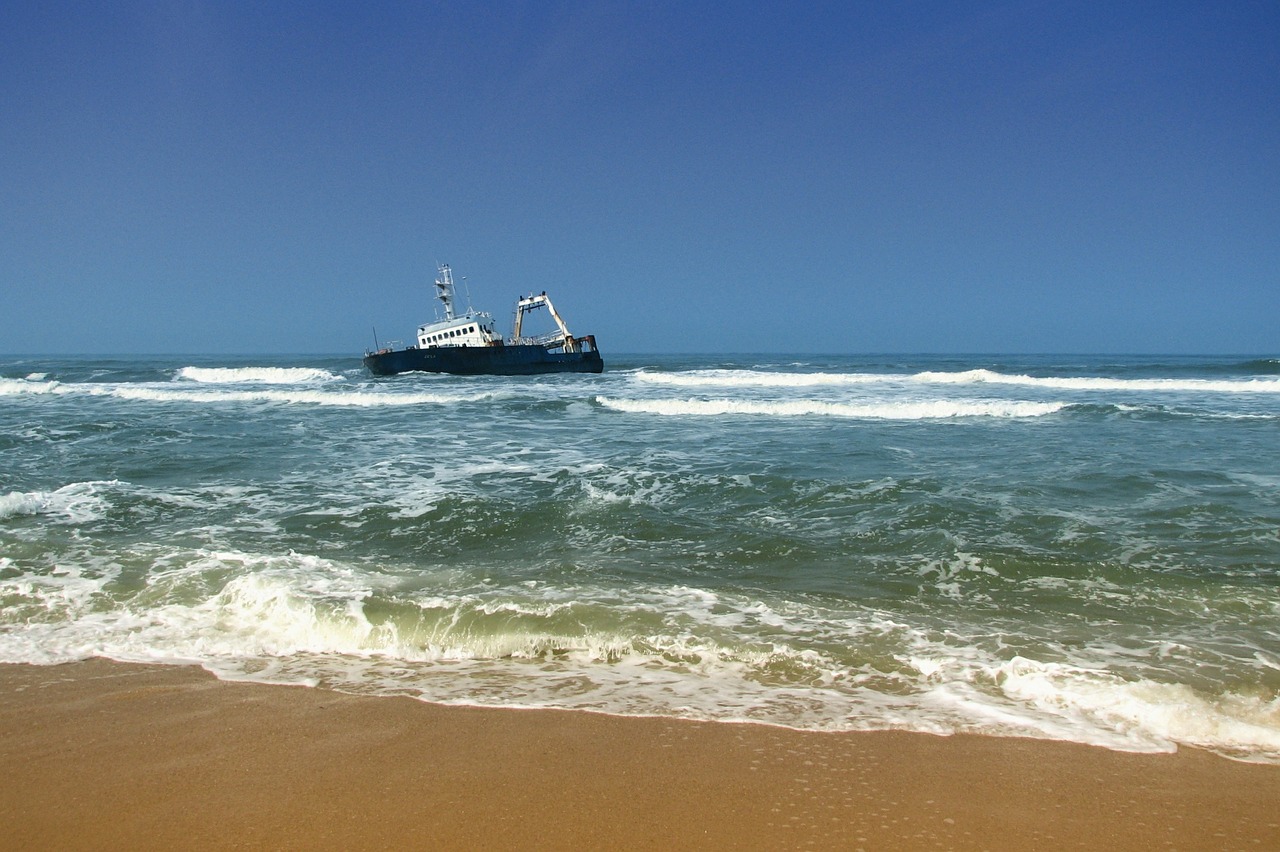 shipwreck ocean sea free photo