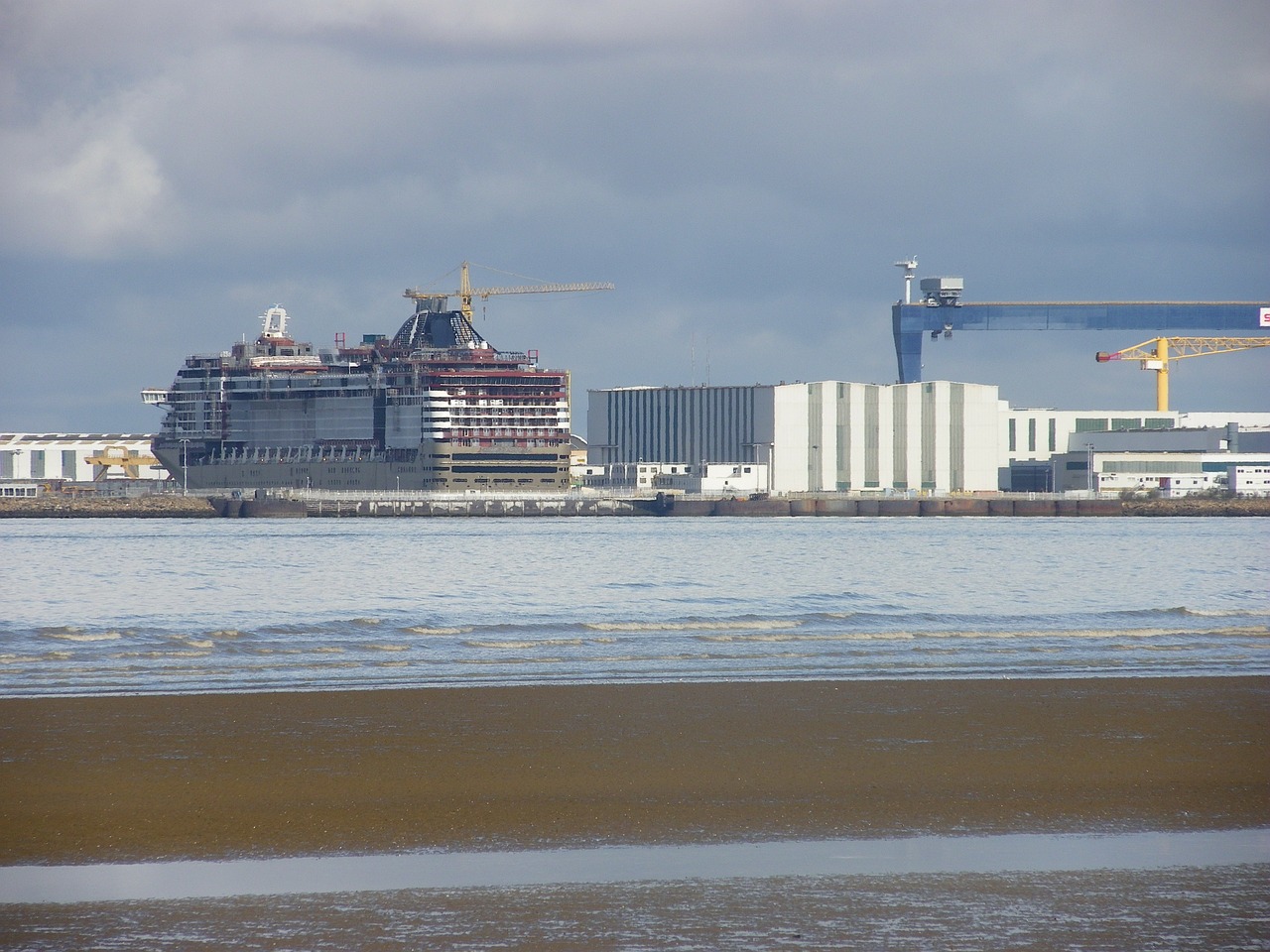 shipyard ship cargo free photo