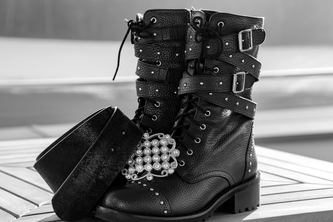 shoes  boots  black free photo