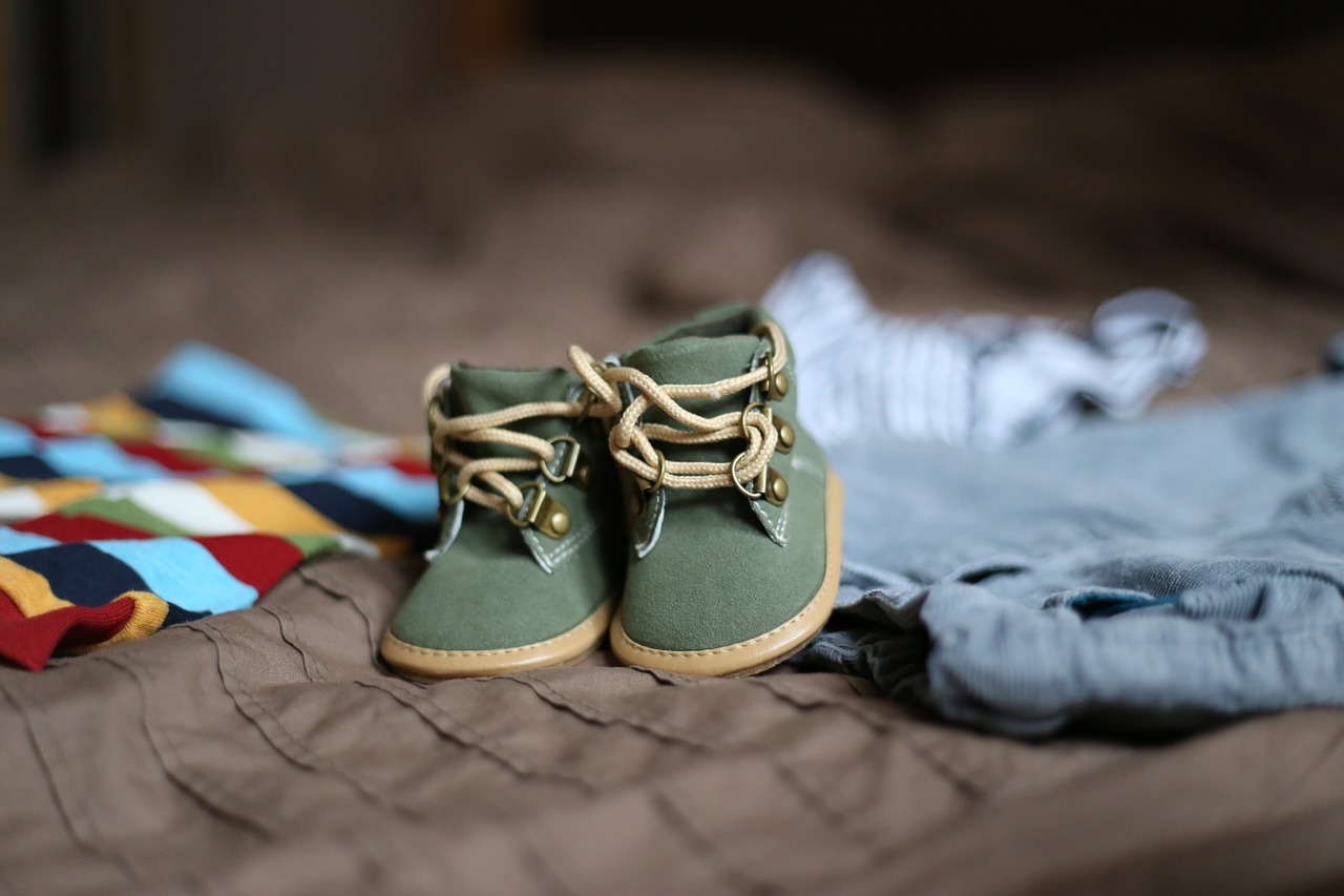 shoes pregnancy child free photo