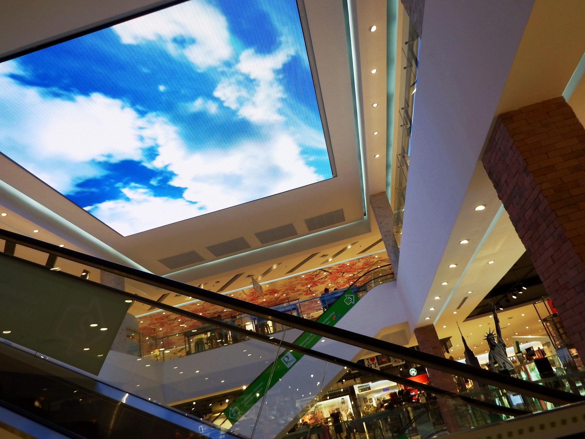 shopping mall center free photo