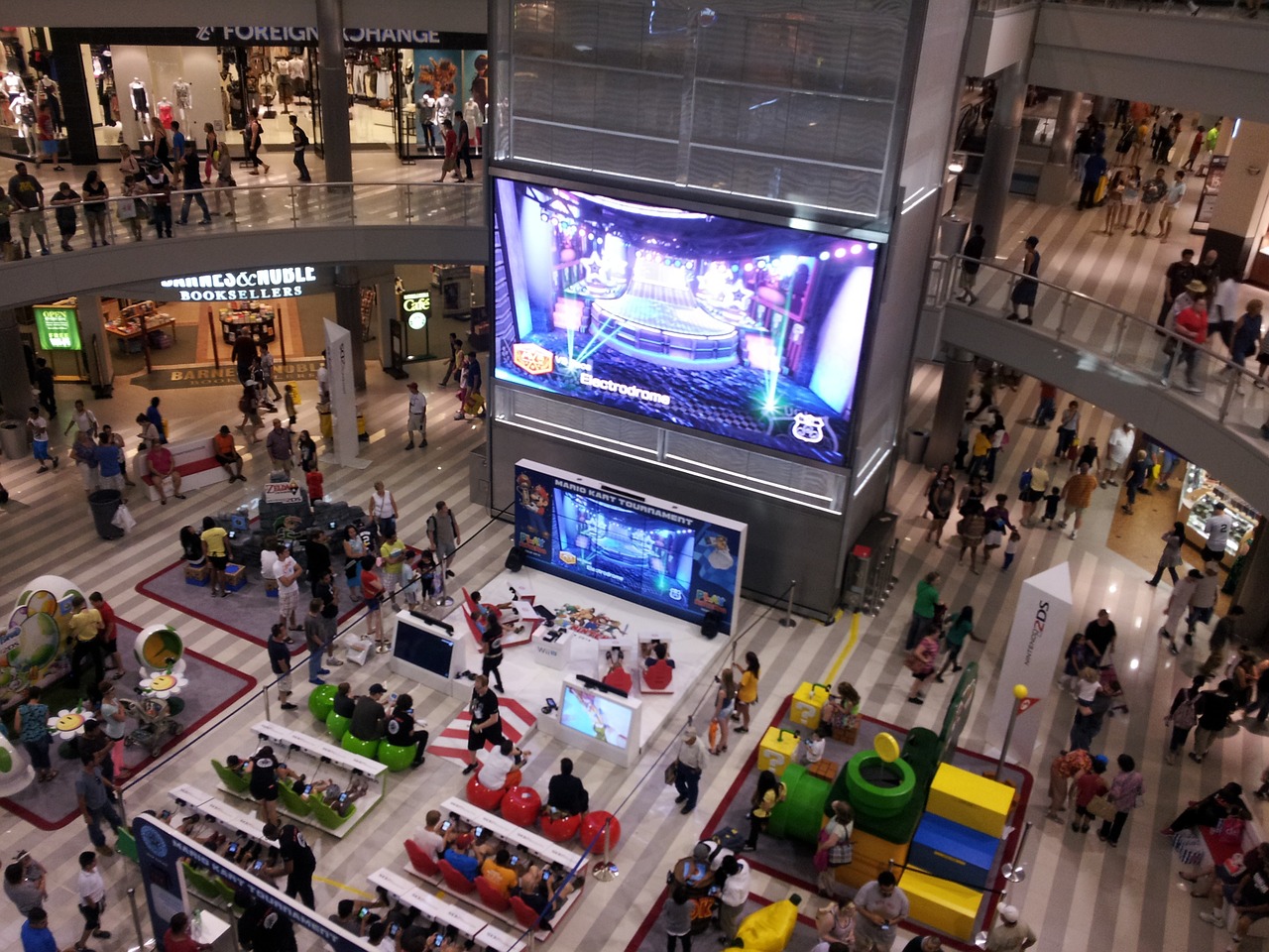 shopping mall mall of america video game free photo