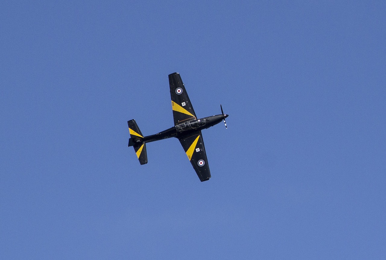 short tucano t1 free photo