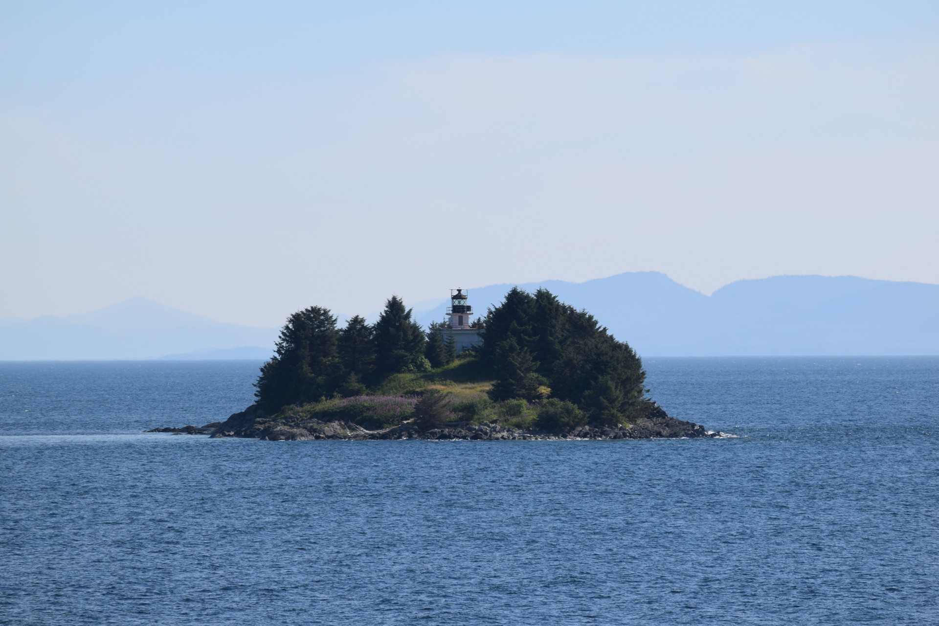 lighthouse rocky island free photo