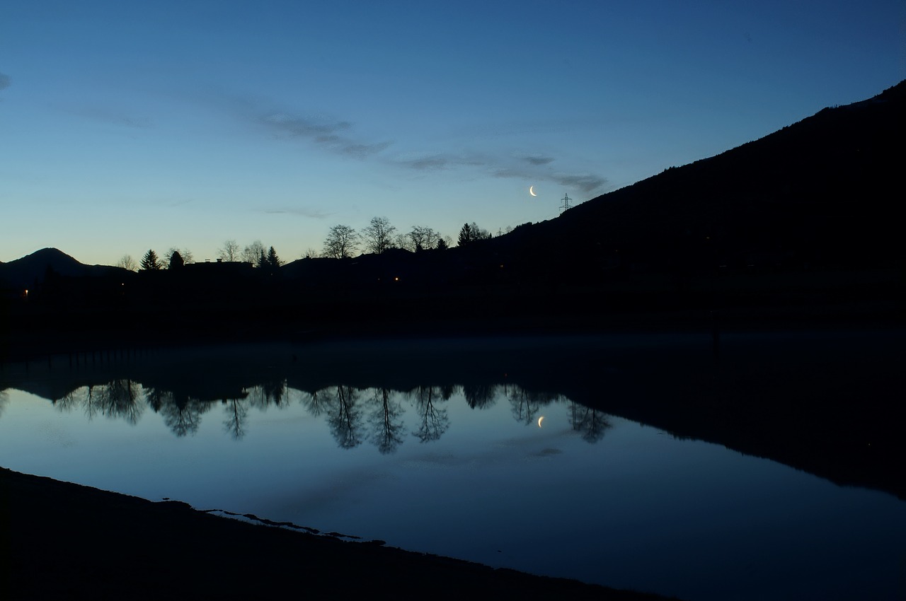 shortly before sunrise water reflection lake free photo