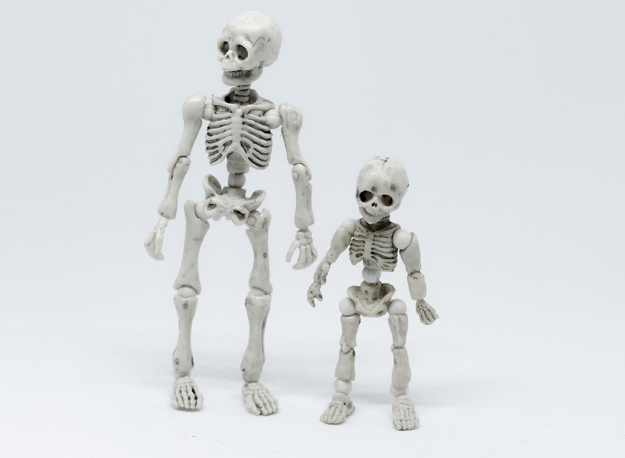 show human figurine free photo
