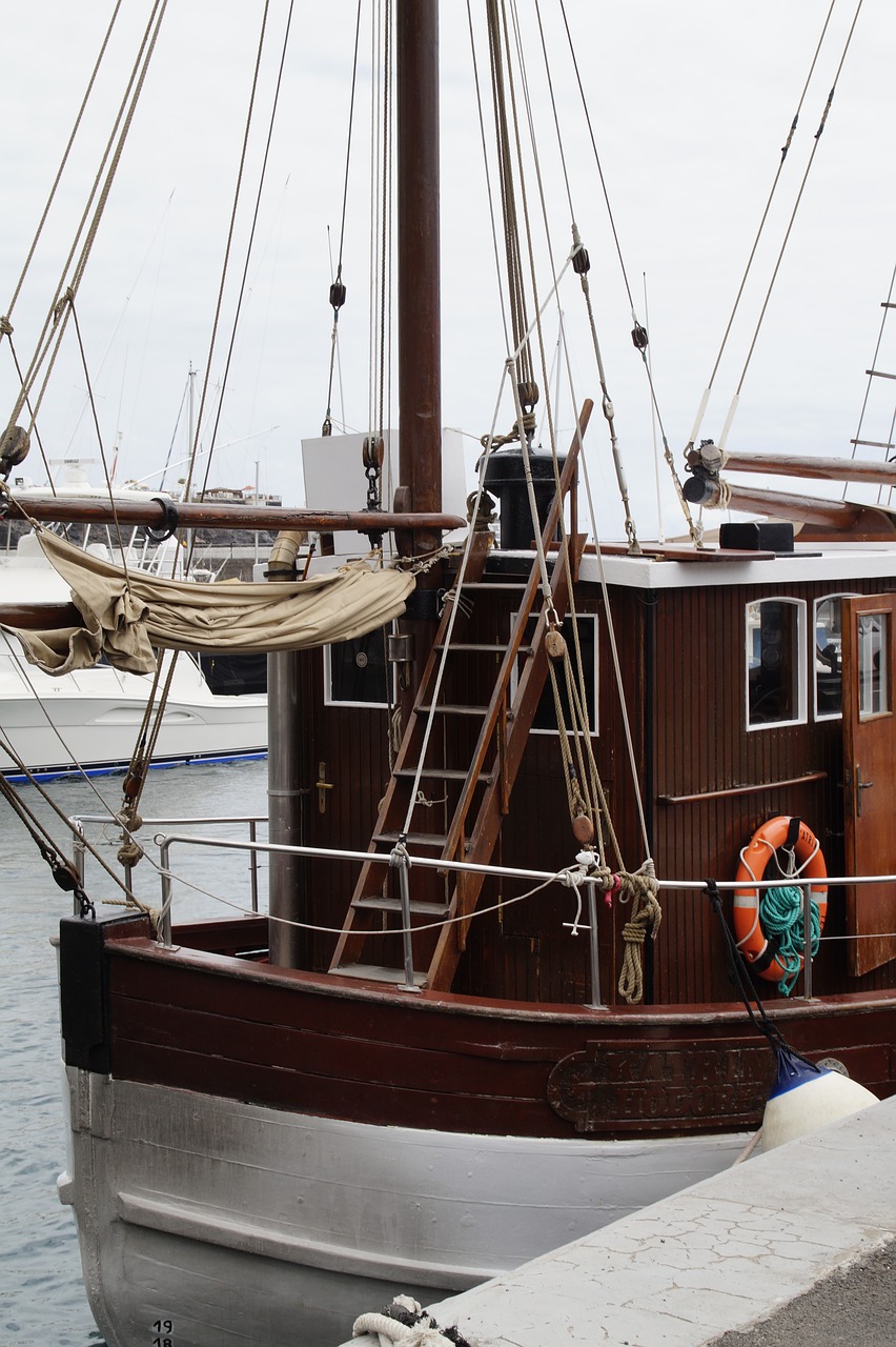 shrimp fischer fishing boat free photo