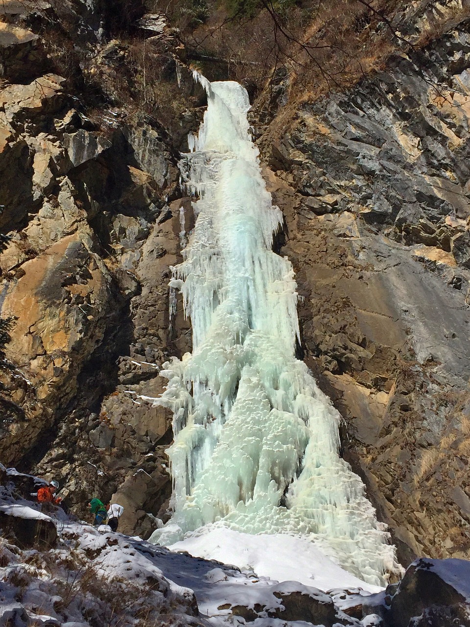 shuangqiaogou climbing icefall siguniangshan icefall free photo
