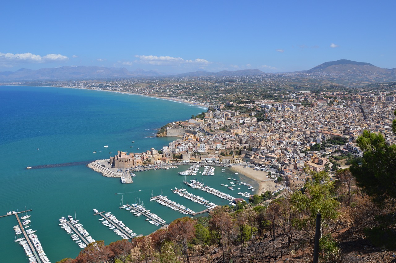 sicily sea ​​medterranean drills free photo