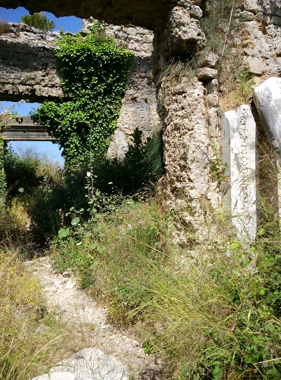 side antalya ruin free photo