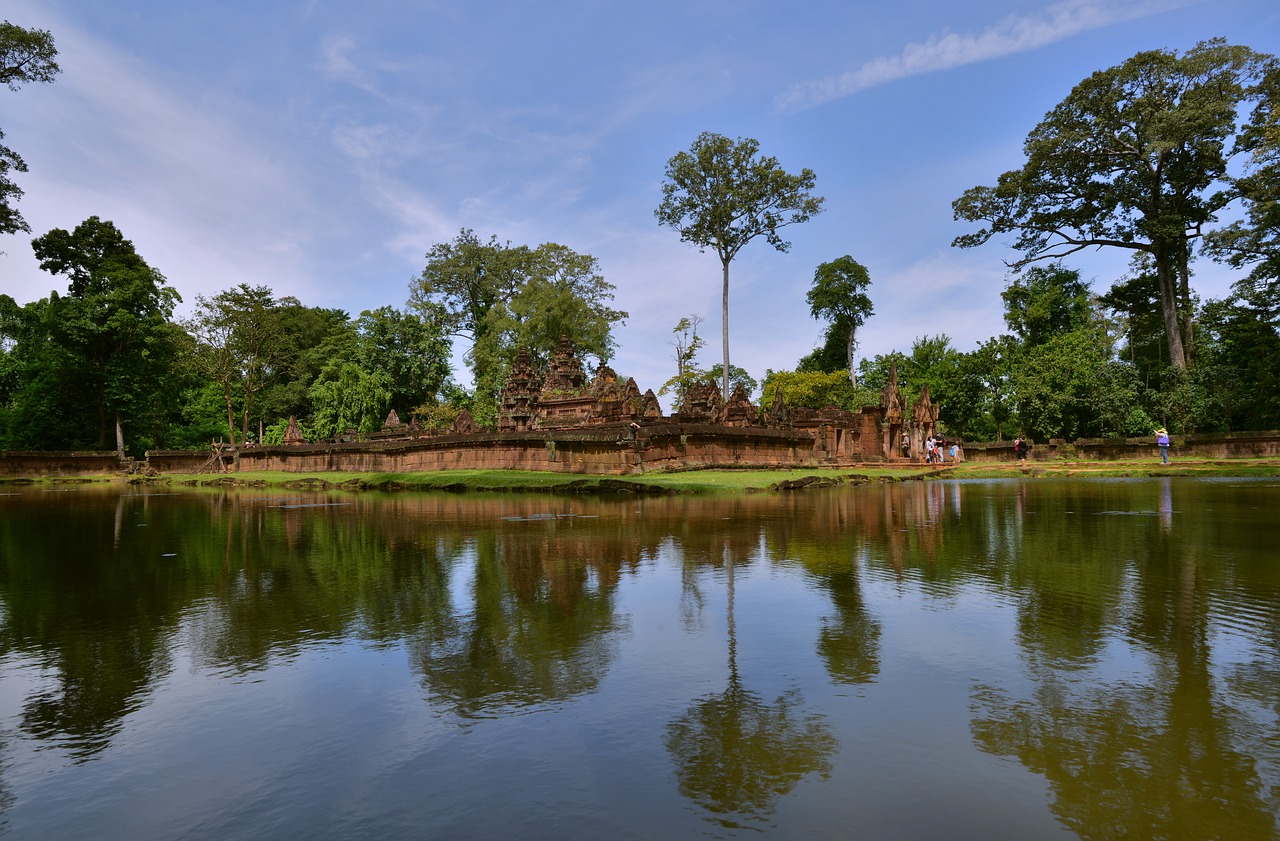 siem reap queen palace the water free photo