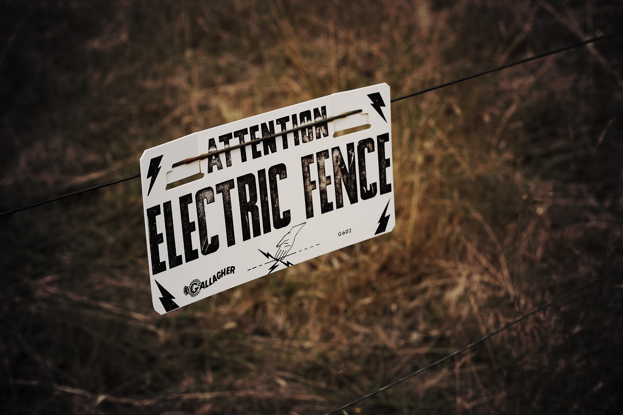 sign fence electric free photo